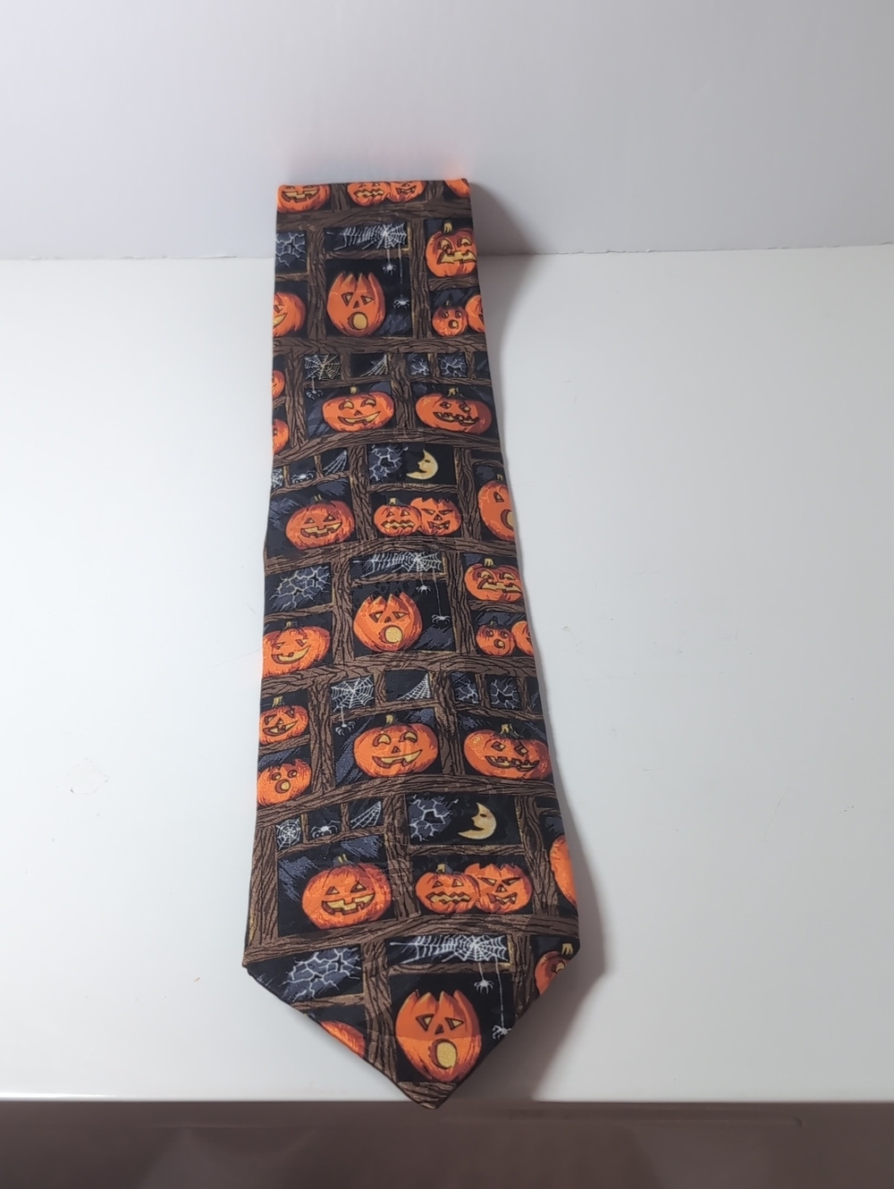 Museum Artifacts, Silk, Halloween Tie - Pumpkin Jack-o'-Lantern, Made In The USA